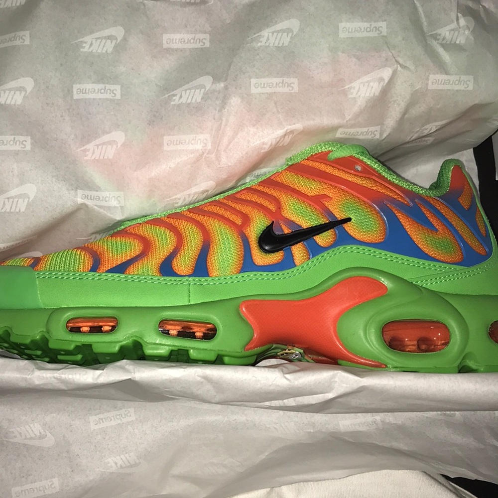 Supreme sneakers - Picture 2 of 4